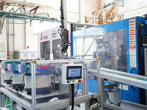 嵌件自動化埋入